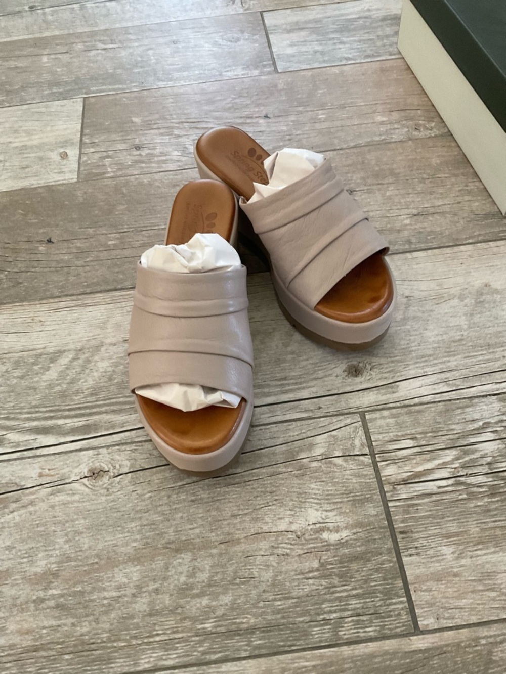 SPRING STEP Allerton Taupe Mid Wedge in Leather